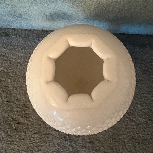 Vintage Westmoreland English Hobnail Ivy Bowl Milk Glass Rose Bowl Vase MINT - Picture 3 of 6